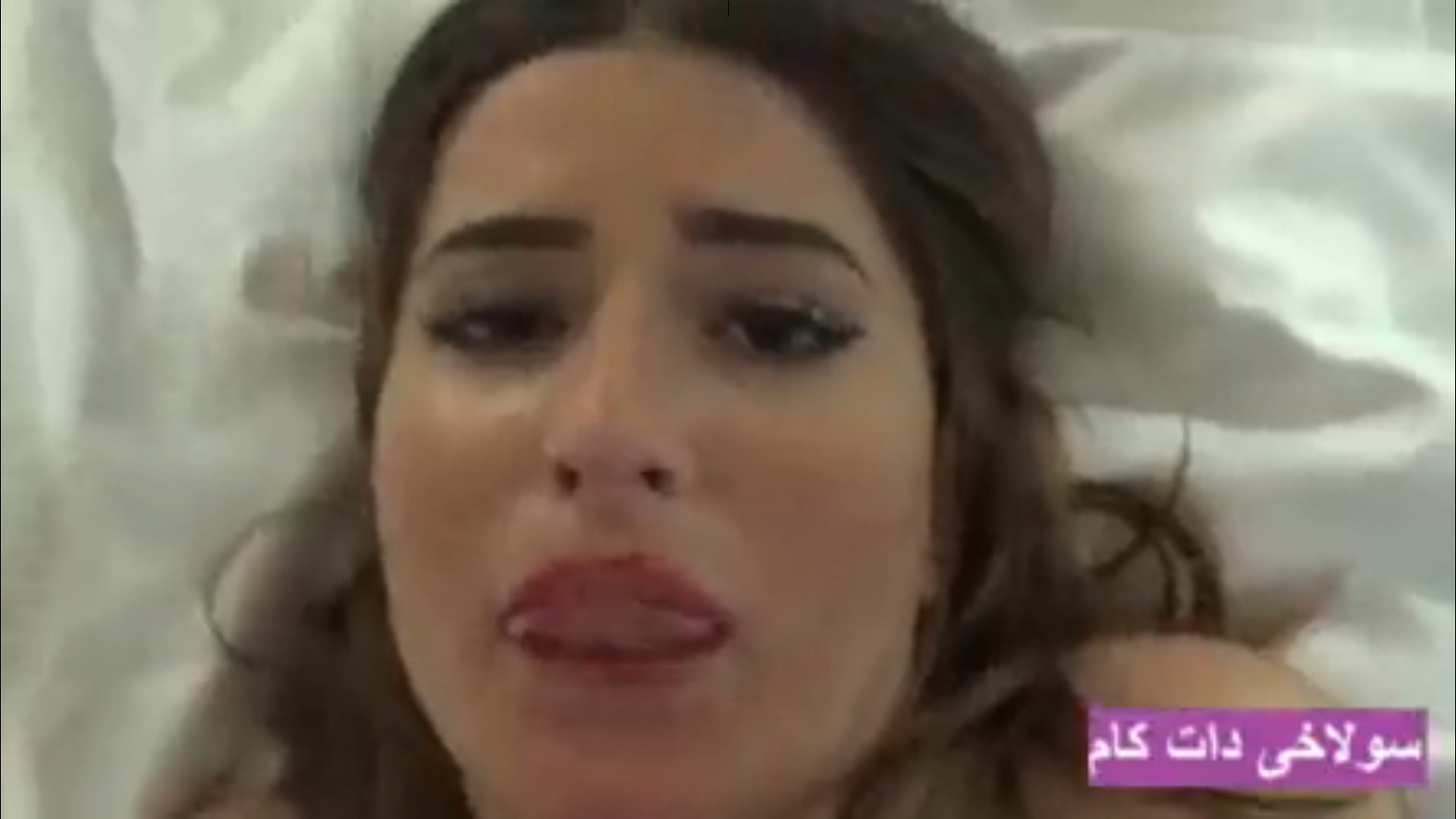 سکس زن ناز و خوشگل تهرانی با پسر بکن همسایه