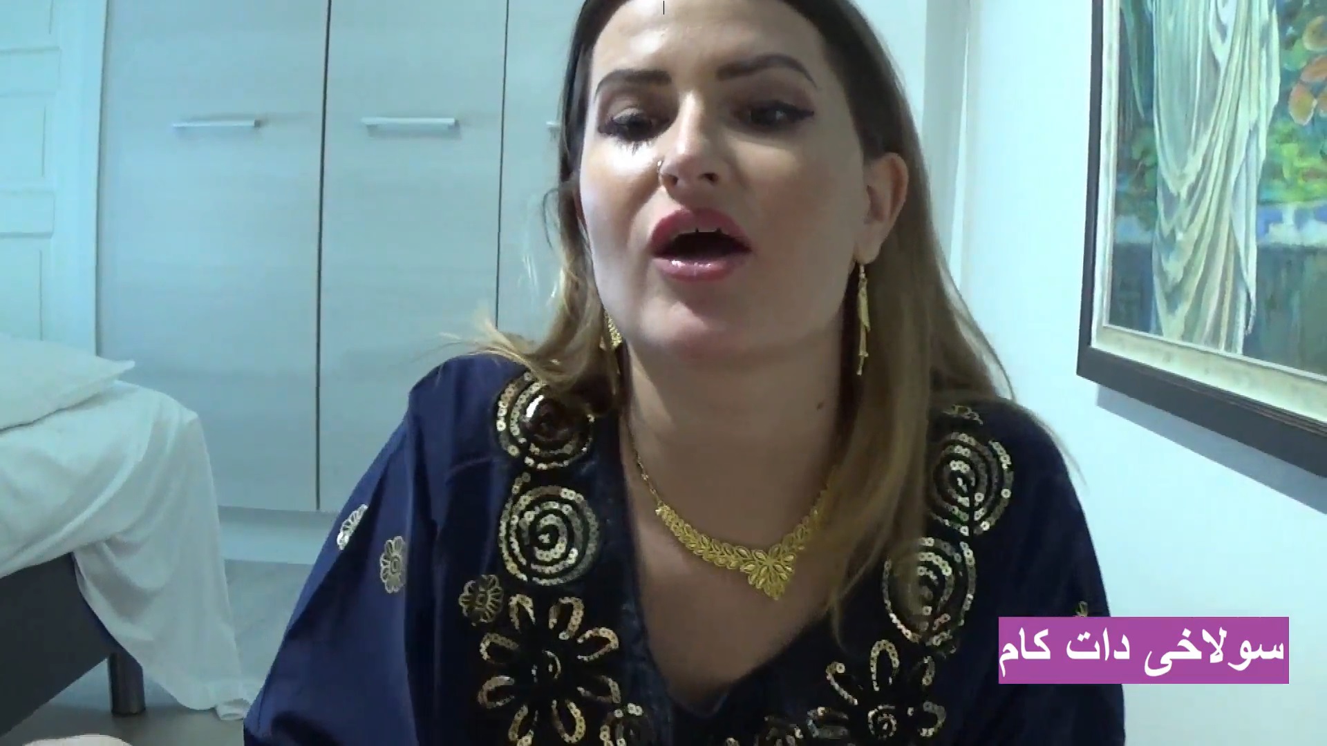 فیلم سکس با یه دختر پولدار و خوشگل ایرانی‌ که کیر و خایه خیلی‌ دوست داره